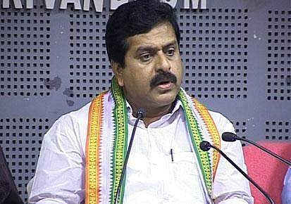 ഓഖി ദുരന്തം: ഫീസടയ്ക്കാന്‍ നിവൃത്തിയില്ലാത്തതിനാല്‍ കുട്ടികള്‍ സ്‌കൂളില്‍ പോലും പോകുന്നില്ലെന്ന് മുന്‍മന്ത്രി