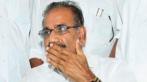 ഫോണ്‍കെണി കേസില്‍ സ്വകാര്യഹര്‍ജി വ്യാജമേല്‍വിലാസത്തില്‍; ഹര്‍ജിക്കാരിയുടെ താല്പര്യം എന്തെന്ന് കോടതി 