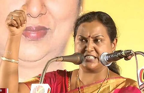 'ഇത്രയും കാലം ഉറങ്ങിക്കിടന്നവര്‍ ഇപ്പോള്‍ രാഷ്ട്രീയപാര്‍ട്ടിയുമായെത്തുന്നു' ; രജനിയുടെ രാഷ്ട്രീയ പ്രവേശനത്തെ പരിഹസിച്ച് വിജയകാന്തിന്റെ ഭാര്യ