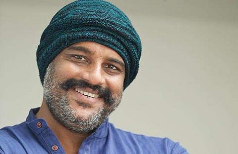 'നല്ല ഓര്‍മ്മകളെ ഉരുട്ടിക്കൊല്ലുന്നു,മരിച്ചുപോയ മഹാന്മാര്‍ വരെ ഒളിവില്‍ പോകേണ്ട അവസ്ഥ' :ബല്‍റാമിനെതിരെ മുരളി ഗോപി 