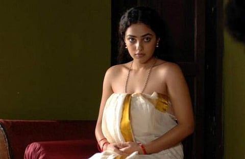 നിത്യ മേനോന്‍ സ്വവര്‍ഗാനുരാഗിയാകുന്നു ; ചിത്രത്തില്‍ ലിപ് ലോക്ക് രംഗങ്ങളും