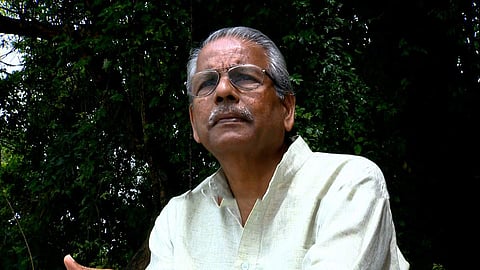 ചൂണ്ടുവിരല്‍ത്തുമ്പിലെ കരിമഷിക്കറകള്‍