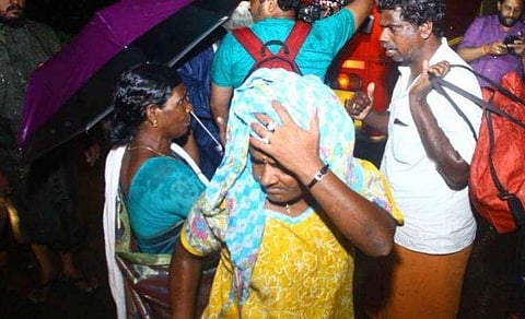 നിലയ്ക്കലില്‍ സംഘര്‍ഷം, ദമ്പതികളെ ബസ്സില്‍ നിന്നിറക്കി മര്‍ദ്ദിച്ചു; കര്‍ശന നടപടിയെന്ന് ഡിജിപി