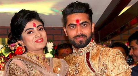 ക്രിക്കറ്റ് താരം രവീന്ദ്ര ജഡേജയുടെ ഭാര്യ കര്‍ണി സേനയില്‍; സേനയിലെ വനിതാ വിഭാഗത്തിന്റെ നേതാവ്‌