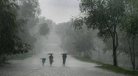 രണ്ടു ദിവസം കൂടി ശക്തമായ മഴയ്ക്ക് സാധ്യത ; മുന്നറിയിപ്പ്