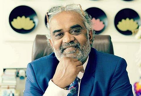 ദീപാവലി സമ്മാനമായി 600 പേര്‍ക്ക് കാറും 1000 പേര്‍ക്ക് ഫ്‌ലാറ്റും: ഈ വജ്രമുതലാളി മുത്താണ്