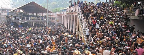 ശബരിമല: ഓണ്‍ലൈന്‍ ബുക്കിങ് തുടങ്ങി; കെഎസ്ആര്‍ടിസിയില്‍ ഒറ്റ  ടിക്കറ്റില്‍ പത്തുപേര്‍ക്ക് യാത്ര; സന്നിധാനത്ത് തങ്ങാനാവുക 24 മണിക്കൂര്‍