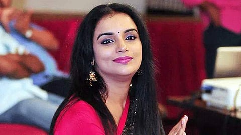 ആദ്യ വിവാഹം എനിക്കുപറ്റിയ തെറ്റ്; 'ഒരു വാക്ക് പറഞ്ഞിരുന്നെങ്കില്‍ അച്ഛന്‍ ആ കല്യാണം തടഞ്ഞേനേ, പേടിയാവുന്നു എന്നെങ്കിലും പറയാമായിരുന്നു': വെളിപ്പെടുത്തലുമായി ശ്വേത 