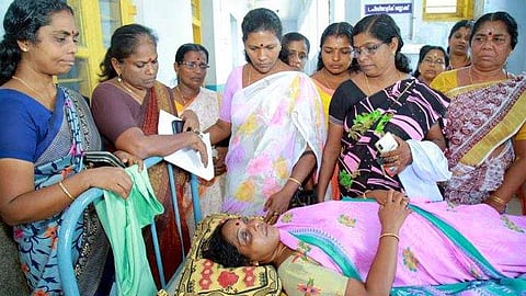 പൊലീസ് നോക്കുകുത്തി; വനിതാ പഞ്ചായത്ത് പ്രസിഡന്റിന് ക്രൂരമര്‍ദ്ദനം