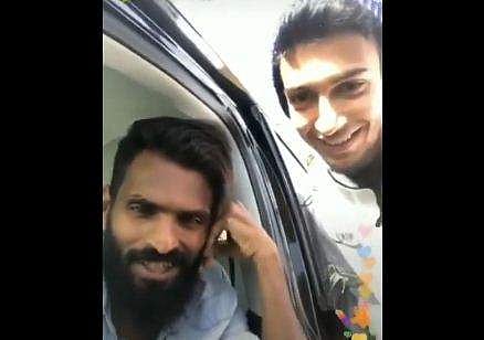 സഹലിക്ക പൊളിയെന്ന്‌ വിനീതിന്റെ ലൈവില്‍ ഫാന്‍സ്, ഇത് എപ്പോഴും പറയണം എന്ന് ആരാധകരെ കുത്തി സഹല്‍