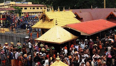 ശബരിമലയിൽ മാധ്യമങ്ങൾക്ക് നിയന്ത്രണം; തിങ്കളാഴ്ച രാവിലെ മുതലെ കടത്തിവിടൂവെന്ന് പൊലീസ് 