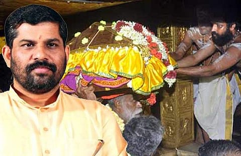 ശബരിമലയിലെ വിശിഷ്ട തിരുവാഭരണങ്ങള്‍ നഷ്ടപ്പെട്ടു; പന്തളം കൊട്ടാരത്തിന് പങ്ക്: ഗുരുതര ആരോപണവുമായി സന്ദീപാനന്ദഗിരി