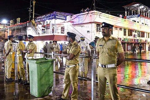 കുംഭമാസ പൂജ: ശബരിമലയില്‍ വീണ്ടും പൊലീസ് നിയന്ത്രണം; നിലയ്ക്കല്‍ മുതല്‍ സന്നിധാനം വരെ മാധ്യമപ്രവര്‍ത്തകര്‍ക്കും വിലക്ക് 