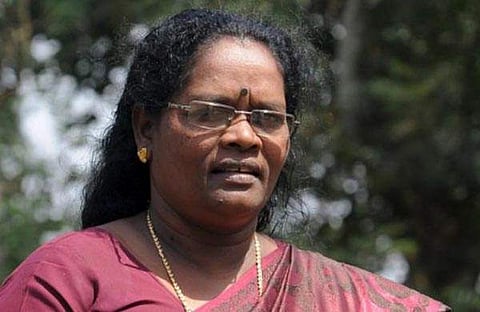 സി കെ ജാനു ഇടത് മുന്നണിയിലേക്ക് മടങ്ങിയേക്കും?എ കെ ബാലനുമായും കാനം രാജേന്ദ്രനുമായും ചര്‍ച്ച നടത്തി