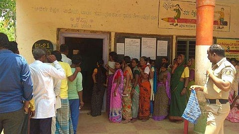 കര്‍ണാടകയില്‍ ഉപതിരഞ്ഞെടുപ്പ് ; പോളിംങ് ആരംഭിച്ചു