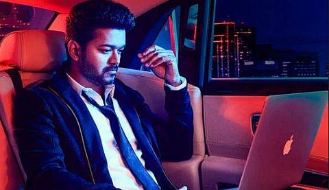 തീയേറ്ററിനെ വെല്ലും ദൃശ്യമികവ്, വിജയ് ചിത്രം 'സര്‍ക്കാര്‍' തമിഴ് റോക്കേഴ്‌സില്‍; അന്വേഷണം ആരംഭിച്ചു