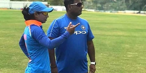 രമേഷ് പവാര്‍ പുറത്ത് ; കാലാവധി നീട്ടിനല്‍കിയില്ല ; വനിതാ ടീം പരിശീലകനായി ടോം മൂഡിയും ഡേവ് വാറ്റ്‌മോറും പരിഗണനയില്‍ ?
