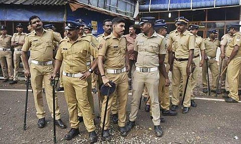 വ്യാഴാഴ്ച മുതൽ ശബരിമലയിൽ കൂടുതൽ പൊലീസ് ; 230 വനിതാ പൊലീസ്; സന്നിധാനത്തും പമ്പയിലും മേല്‍നോട്ട ചുമതല ഐജി ശ്രീജിത്തിന്‌