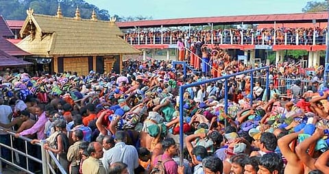 ശബരിമലയില്‍ വന്‍ ഭക്തജനത്തിരക്ക് ; പമ്പയില്‍ നിയന്ത്രണം ; ഗതാഗതക്കുരുക്ക് രൂക്ഷമായി