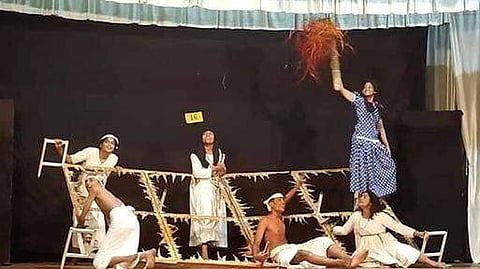 'കിതാബി'ന്റെ ശത്രുക്കള്‍, ആണ്‍കോയ്മയുടെ മിത്രങ്ങള്‍