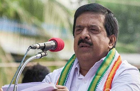 മന്ത്രിമാര്‍ക്ക് പഞ്ചിംഗ് നിര്‍ബന്ധമാക്കിയാല്‍ ഒരാള്‍ക്കും ശമ്പളം ലഭിക്കില്ല : രമേശ് ചെന്നിത്തല