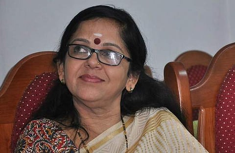 ആമി കണ്ടില്ല, കാണുന്നുമില്ല: പഴയ സംവിധായകരുടെ സിനിമകളുടെ സംവേദനശൂന്യത വല്ലാതെ മടുപ്പിക്കുന്നു 