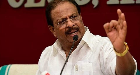 പ്രതിരോധിക്കാന്‍ ആയുധമെടുക്കാത്തത് കൊണ്ടാണ് ചെറുപ്പക്കാര്‍ കോണ്‍ഗ്രസില്‍ വരാത്തതെന്ന് കെ സുധാകരന്‍