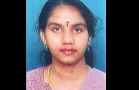 പീഡനക്കുറ്റം ഒഴിവാക്കിയതിനെതിരെ പിതാവ് ഹൈക്കോടതിയില്‍; ഇന്ദുവധക്കേസ് വിചാരണയ്ക്കു സ്‌റ്റേ