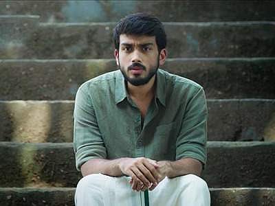 പറഞ്ഞറിയിക്കാന്‍ പറ്റാത്ത ഒരു സന്തോഷം അതിനപ്പുറം ടെന്‍ഷന്‍: കാളിദാസ് ജയറാം