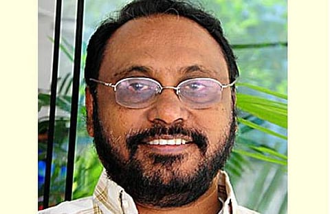 ചികില്‍സാ വിവാദത്തില്‍ മന്ത്രിമാര്‍ക്കും സ്പീക്കര്‍ക്കുമെതിരെ ഒളിയമ്പുമായി ചെറിയാന്‍ ഫിലിപ്പ്