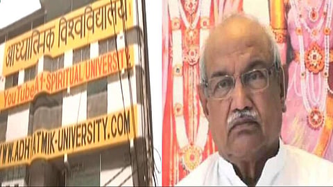 'സ്ത്രീകള്‍ നരകത്തിലേക്കുളള കവാടം'; വിവാദപരാമര്‍ശവുമായി ആള്‍ ദൈവത്തിന്റെ അഭിഭാഷകന്‍ കോടതിയില്‍