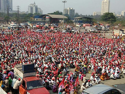 ആവശ്യങ്ങള്‍ അംഗീകരിച്ചു; കാര്‍ഷിക കടങ്ങള്‍ എഴുതിത്തള്ളും; സമരം വിജയത്തിലേക്ക്‌