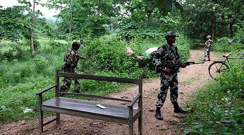 മാവോയിസ്റ്റ് ആക്രമണം: 8 സിആര്‍പിഎഫ്  ജവാന്‍മാര്‍ കൊല്ലപ്പെട്ടു