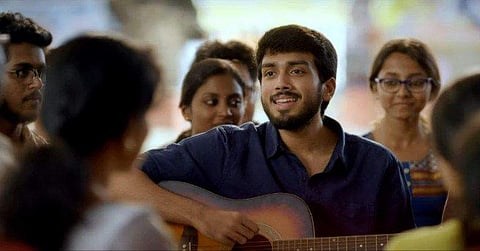 'ഉള്ളില്‍ ഒരല്‍പം പ്രണയവും സഹൃദയത്വവും ഉള്ളവര്‍ക്ക് പൂമരം നല്‍കുന്നത്'