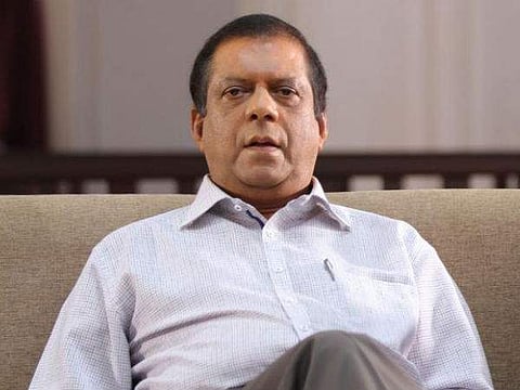 മുപ്പത്താറിഞ്ച് ബെല്‍റ്റും സ്വര്‍ണ്ണപ്പല്ലുമൊക്കെ വെച്ച ഒരു പച്ചപ്പരിഷ്‌ക്കാരി
