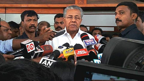 സിപിഐ പ്രവര്‍ത്തകര്‍ കൊലപ്പെടുത്തിയ സഹീറിന്റെ വീട് സന്ദര്‍ശിച്ച് മുഖ്യമന്ത്രി
