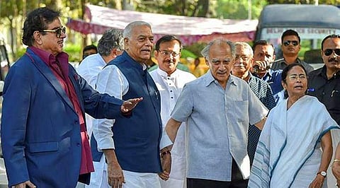 അടുത്ത തെരഞ്ഞടുപ്പില്‍ താമര ചിഹ്നത്തില്‍ മത്സരിക്കാനില്ലെന്ന് ശത്രുഘ്‌നന്‍ സിന്‍ഹ