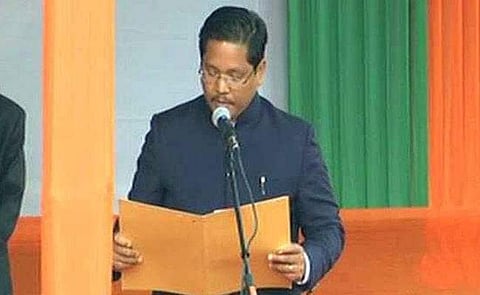 മേഘാലയയില്‍ കോണ്‍റാഡ് സാങ്മ മുഖ്യമന്ത്രിയായി സത്യപ്രതിജ്ഞ ചെയ്തു ; സാങ്മയെയും ബിജെപിയെയും എതിര്‍ത്ത് സഖ്യകക്ഷി