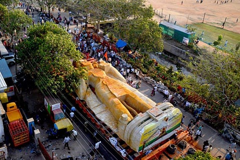 റോഡുകളും വൈദ്യുത പോസ്റ്റുകളും തകര്‍ത്ത് 'ഹനുമാന്റെ യാത്ര' ; ഗതാഗതം സ്തംഭിച്ച് ബംഗളൂരു നഗരം