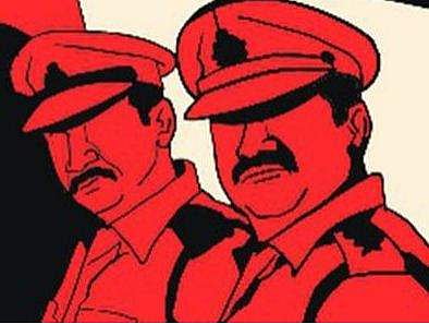 പോലീസ് റെയ്ഡിനിടെ രണ്ട് സ്ത്രീകള്‍ മൂന്നുനില കെട്ടിടത്തില്‍നിന്ന് വീണുമരിച്ചു