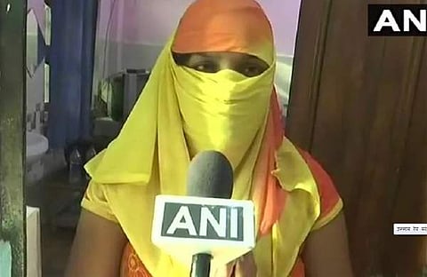ആദ്യം അയാള്‍, പിന്നെ അയാളുടെ കൂട്ടാളികള്‍, ഒടുവില്‍ മറ്റു പലരുടെയും മുന്നില്‍.. ഉന്നാവോയിലെ പെണ്‍കുട്ടി പറയുന്നു