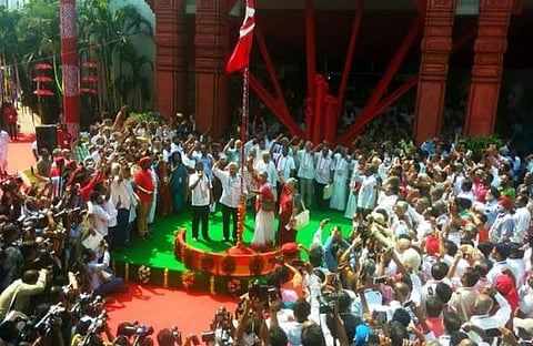 'മടുത്തു ഈ രീതി ; നമുക്കും വേണ്ടേ പ്രസിഡന്റും വൈസ് പ്രസിഡന്റുമാരും ?' വ്യത്യസ്തമായൊരു നിര്‍ദേശവുമായി സിപിഎം നേതാവ്