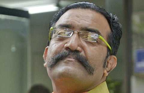 ലഹരി ‌കച്ചവടം; വിവരങ്ങൾ രഹസ്യമായി കൈമാറാം; ഋഷിരാജ് സിങിന്റെ വാട്സാപ് നമ്പർ
