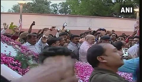 സര്‍ക്കാര്‍ രൂപികരിക്കുമെന്ന് ബിജെപി; പാര്‍ലമെന്ററി പാര്‍ട്ടി യോഗം തുടങ്ങി