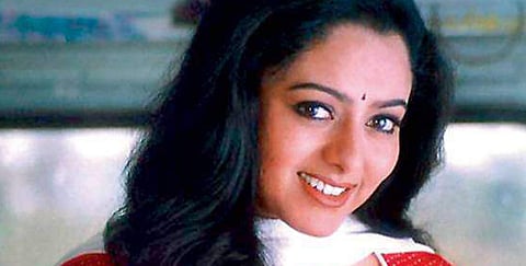 സൗന്ദര്യയുടെ ജീവിതം സിനിമയാകുമ്പോള്‍ ആരാകും നടിയെ വെള്ളിത്തിരയിലേക്ക് പകര്‍ത്തുക!!!