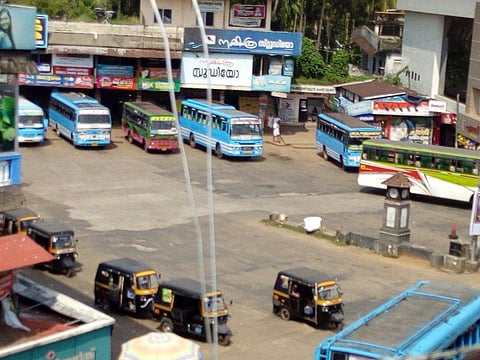 നിപ്പ ഭീതി: പേരാമ്പ്ര താലൂക്ക് ആശുപത്രിയിലെ ജീവനക്കാരെ ബസ്സില്‍ നിന്നും ഇറക്കിവിട്ടു