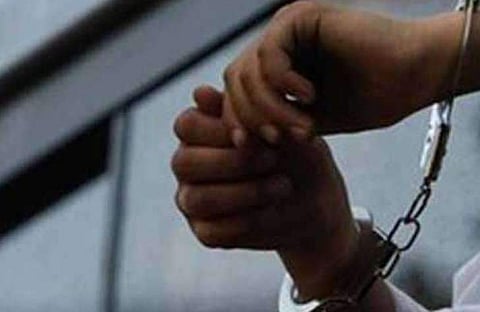 അട്ടപ്പാടി പീഡനം: പൊലീസ് വാഹനത്തില്‍ നിന്ന് ഓടി രക്ഷപ്പെട്ട പ്രതി പിടിയില്‍