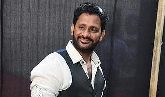 'ആ 11 പേര്‍ യുവാക്കളും ആദ്യമായി അവാര്‍ഡ് വാങ്ങുന്നവരും ആയിരുന്നെങ്കില്‍ ഞങ്ങള്‍ കൈയടിച്ചേനേ'; വിവേചനത്തിനെതിരേ റസൂല്‍ പൂക്കുട്ടി