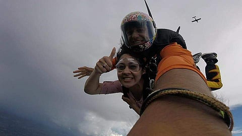 വിമാനത്തില്‍ നിന്ന് ചാടിയതേ ഓര്‍മ്മയുള്ളൂ: അനുഭവങ്ങള്‍ പങ്കുവെച്ച് മിയ