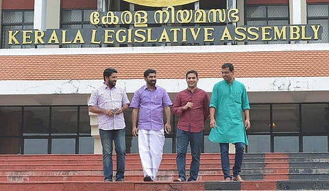 വാളെടുത്ത് യുവ കലാപകാരികള്‍ പ്രതിക്കൂട്ടില്‍; പരാതിയുമായി മുതിര്‍ന്ന നേതാക്കള്‍ ഹൈക്കമാന്‍ഡിന് മുന്നില്‍